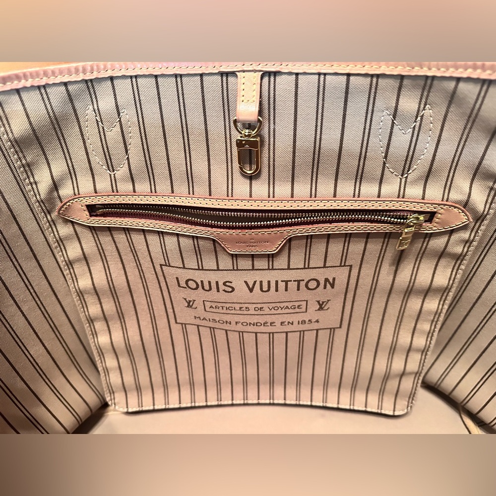 Louis Vuitton Neverfull GM Tote - Picture 4 of 6